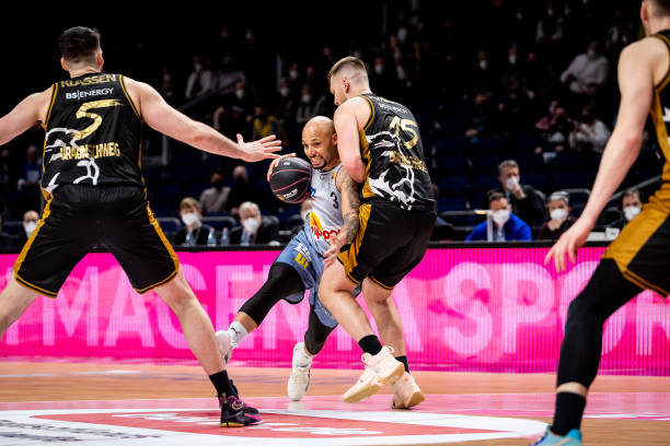 持极高专注 持极高专注