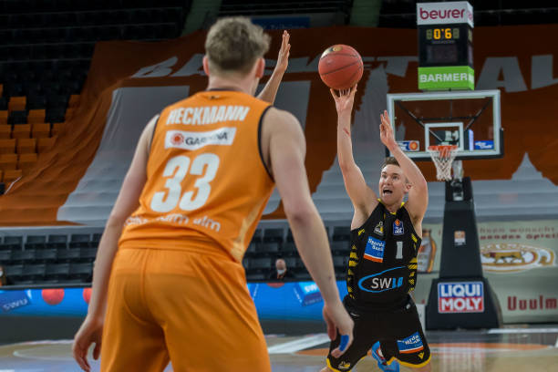 93号球衣 93号球衣